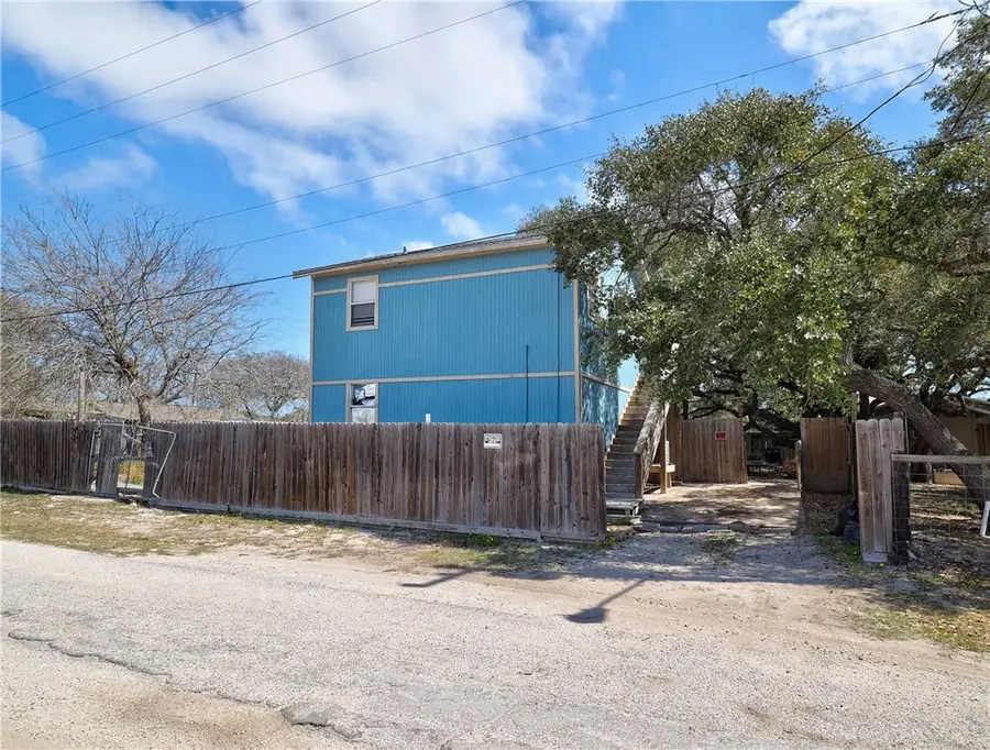 330 S Saunders Street, Aransas Pass, TX 78336 - #3