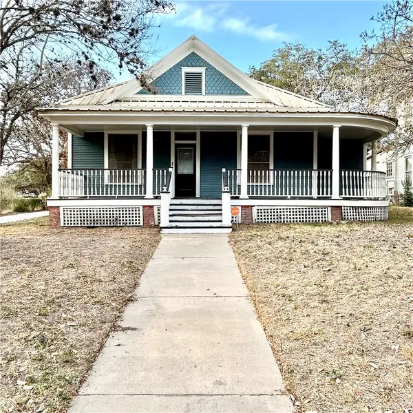 609 E Corpus Christi Street, Beeville, TX 78102