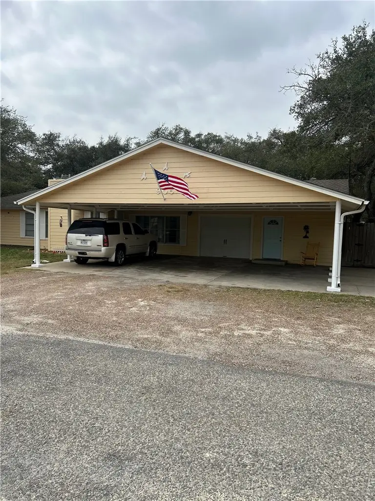 905 W Terrace Boulevard, Rockport, TX 78382 - #3