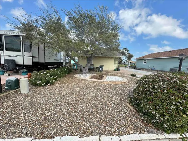 85 Augusta Circle, Aransas Pass, TX 78336