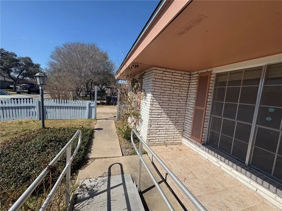 3626 Capri Drive, Corpus Christi, TX 78415 - #3