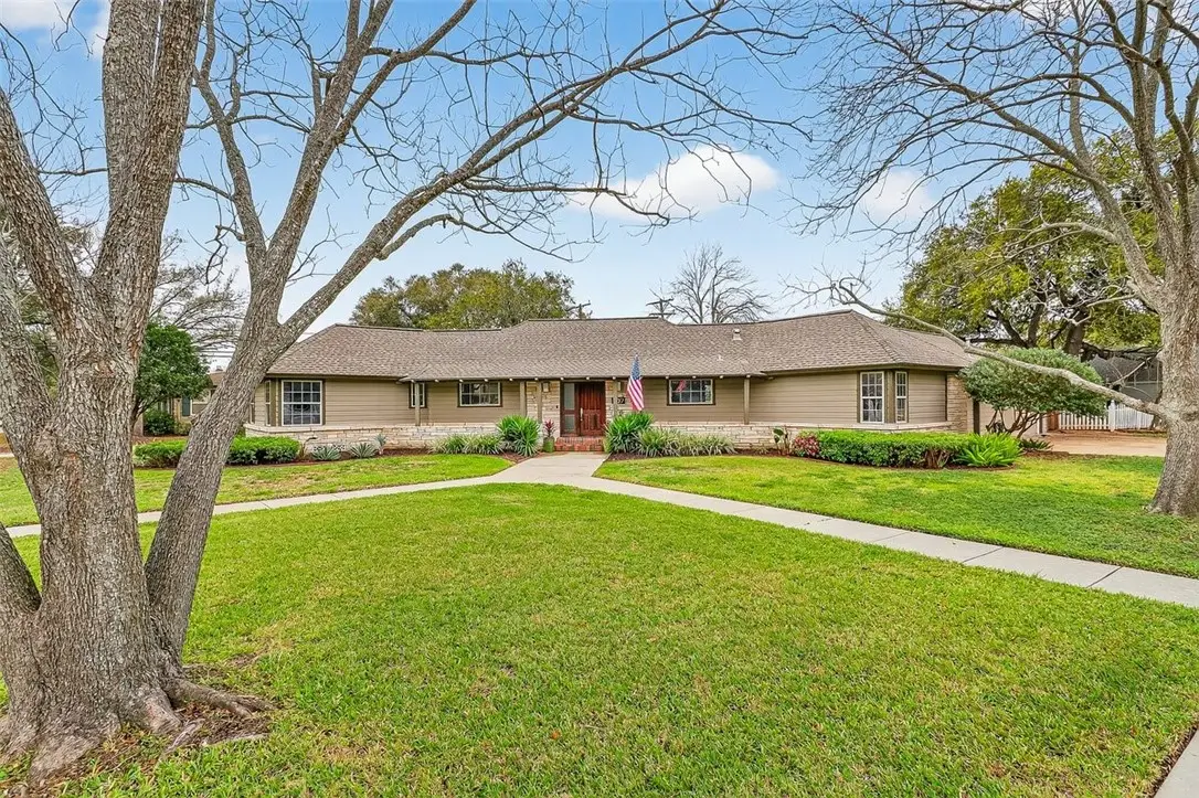 437 Delaine Drive, Corpus Christi, TX 78411 - #1