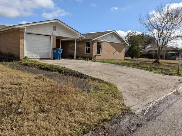 124 Redwood Drive, Mathis, TX 78368