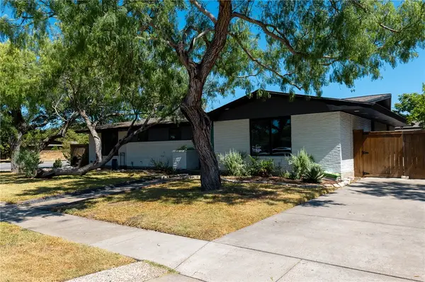 501 Bermuda Place, Corpus Christi, TX 78411