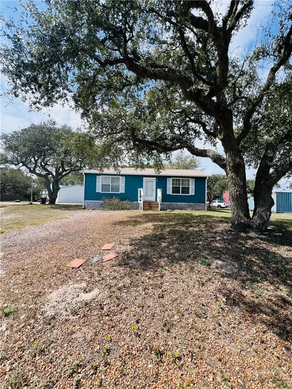 809 N Tenth Street, Fulton, TX 78358