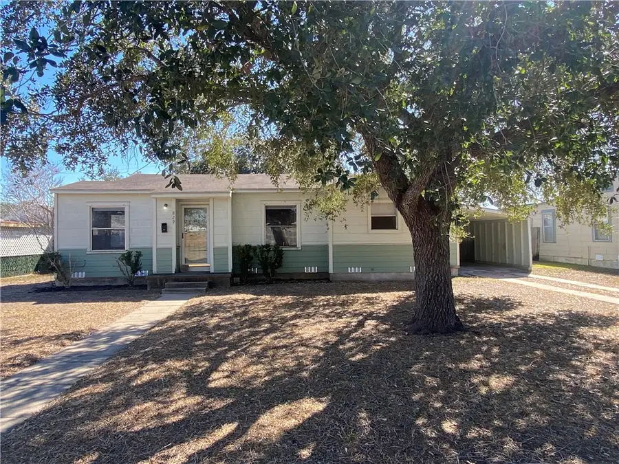 829 E Hoffman Avenue, Kingsville, TX 78363 - #2