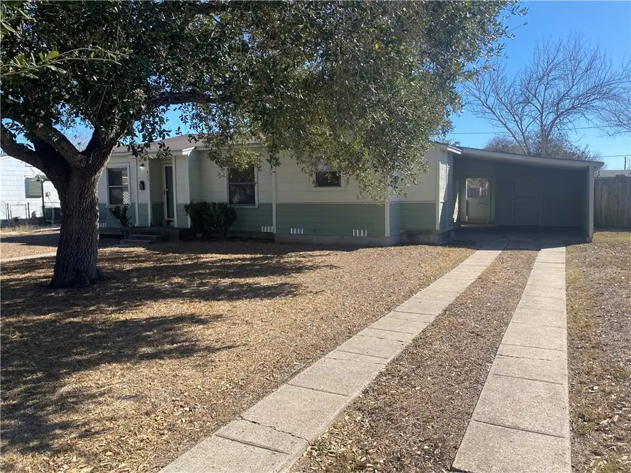 829 E Hoffman Avenue, Kingsville, TX 78363 - #3