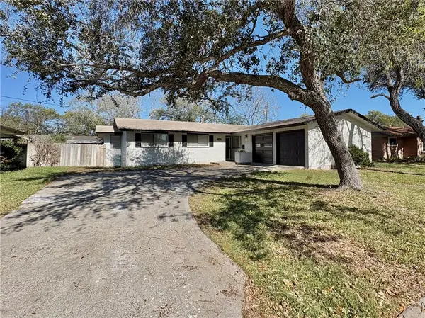 1025 Burkshire Drive, Corpus Christi, TX 78412