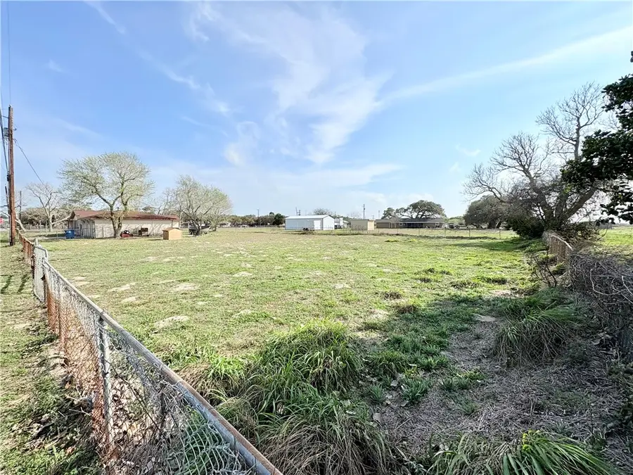 2609 W Highland Avenue, Ingleside, TX 78362 - #3