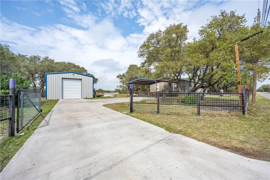 1511 Monkey Rd, Rockport, TX 78382 - #3