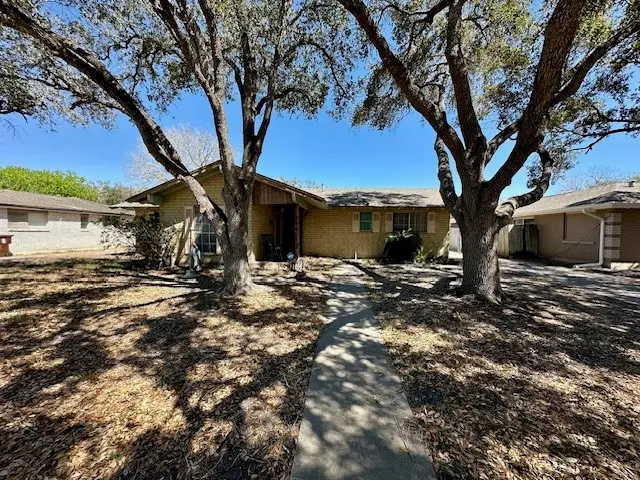 924 S 23rd Street, Kingsville, TX 78363 - #2