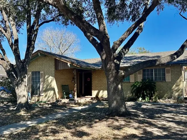 924 S 23rd Street, Kingsville, TX 78363 - #3