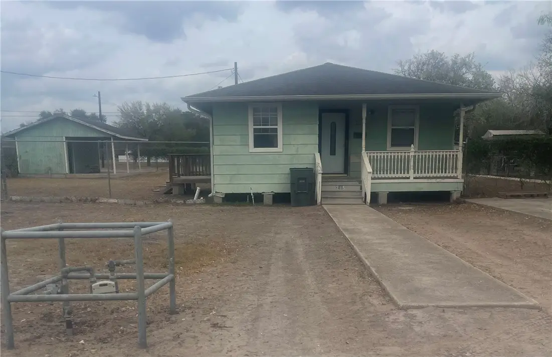 215 W 4th Street, Alice, TX 78332 - #1