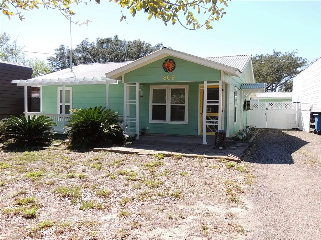 809 N Kossuth Street, Rockport, TX 78382 - #1