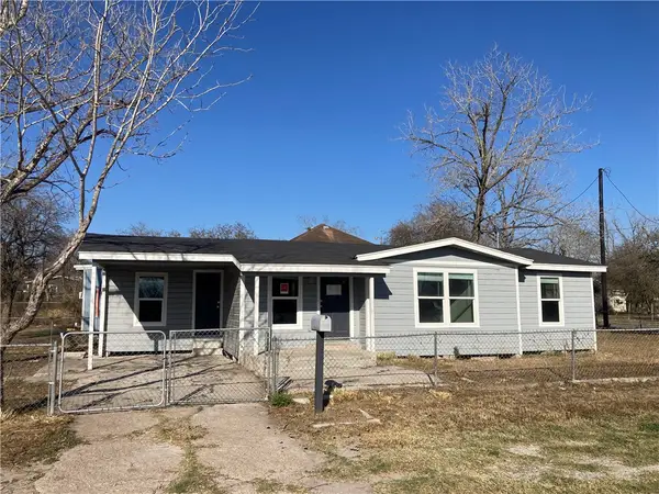 600 W Saint Marys Street, Mathis, TX 78368