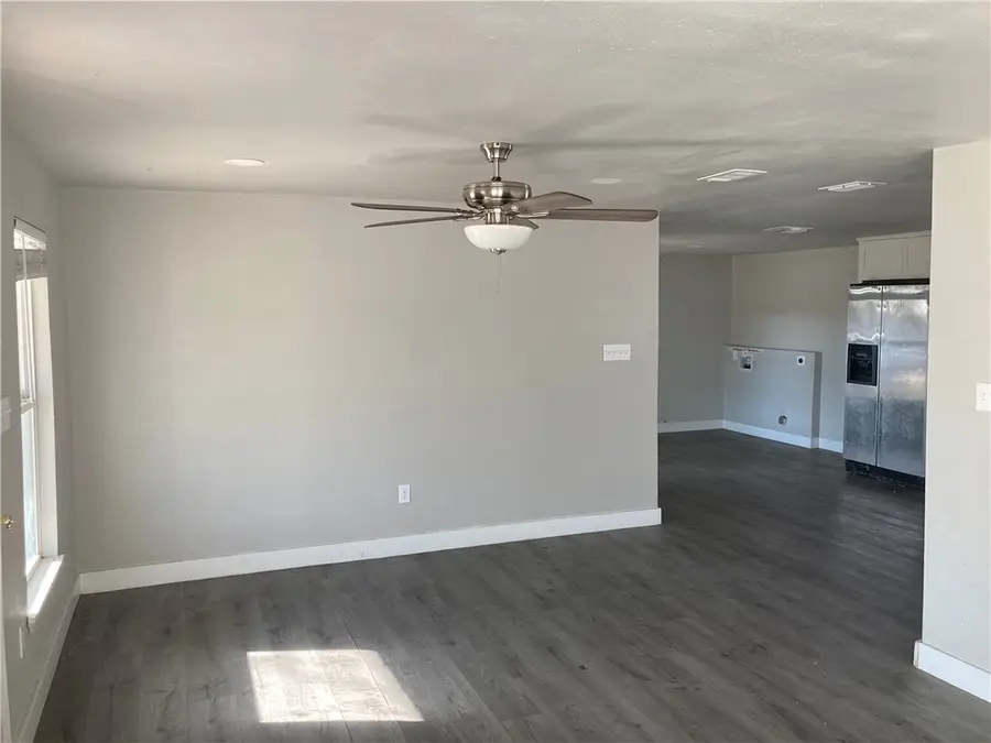 600 W Saint Marys Street, Mathis, TX 78368 - #3