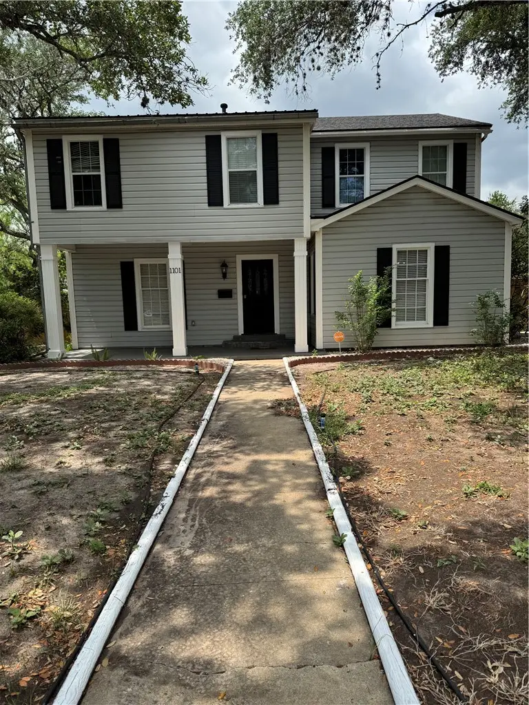 1101 N Adams Street E, Beeville, TX 78102 - #1