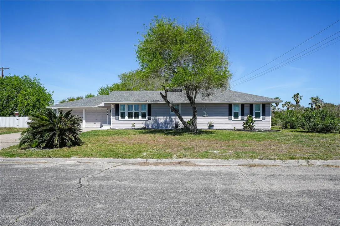 244 E Magnolia Avenue, Aransas Pass, TX 78336 - #1