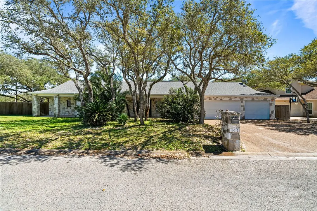 102 St. Andrews Street, Rockport, TX 78382 - #1