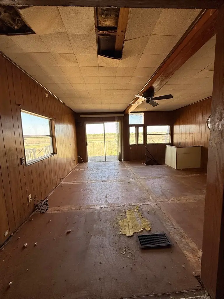 343 Stephens, Lake City, TX 78368 - #2