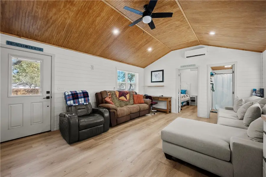 507 Steart Street, Rockport, TX 78382 - #3