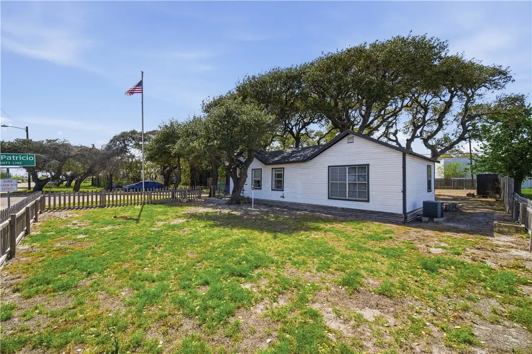 502 N Commercial Street, Aransas Pass, TX 78336 - #1