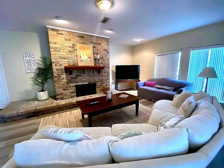 210 Oak Bay Street, Rockport, TX 78382 - #3