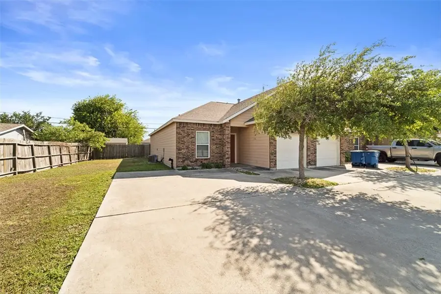 909 Moore Avenue, Portland, TX 78374 - #2