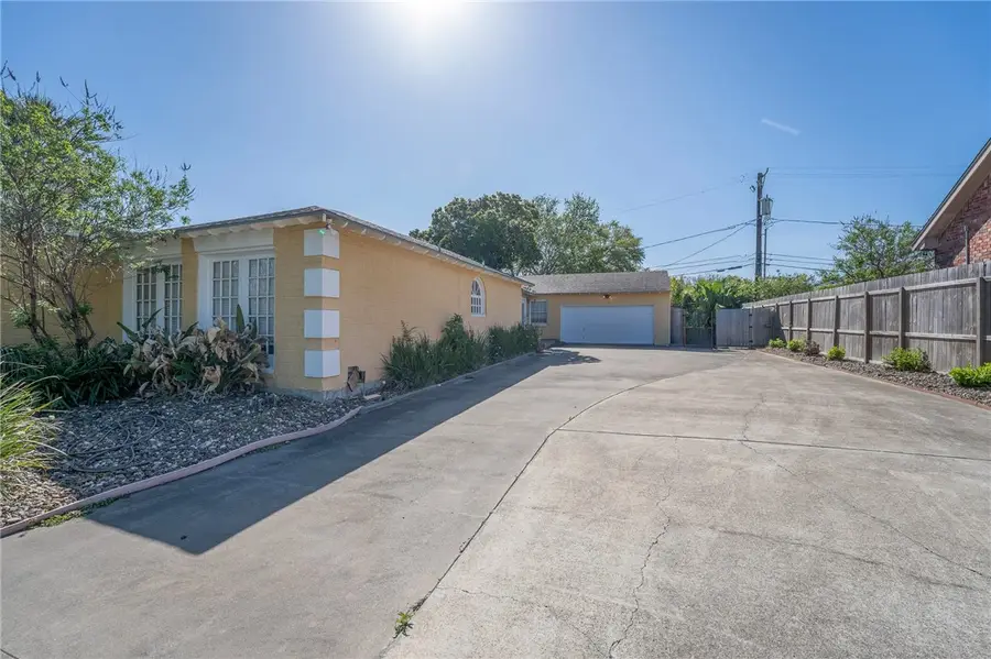 245 Oleander Avenue, Corpus Christi, TX 78404 - #2