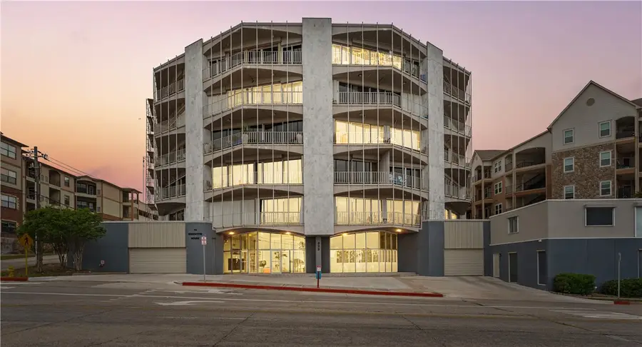 823 S Water Street #4F, Corpus Christi, TX 78401 - #3