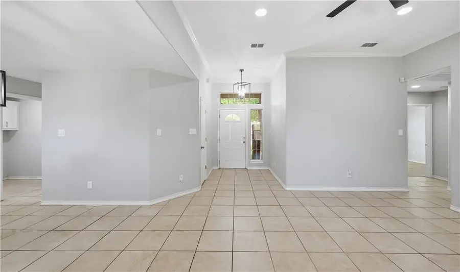 3338 Wood Creek Drive, Corpus Christi, TX 78410 - #3