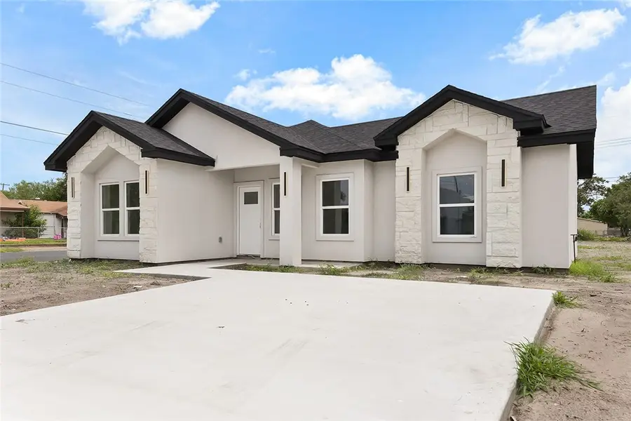 429 E Richard Avenue, Kingsville, TX 78363 - #2