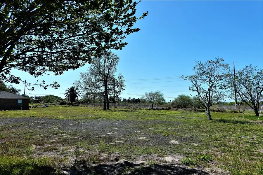 627 8th Street, Ingleside, TX 78362 - #2