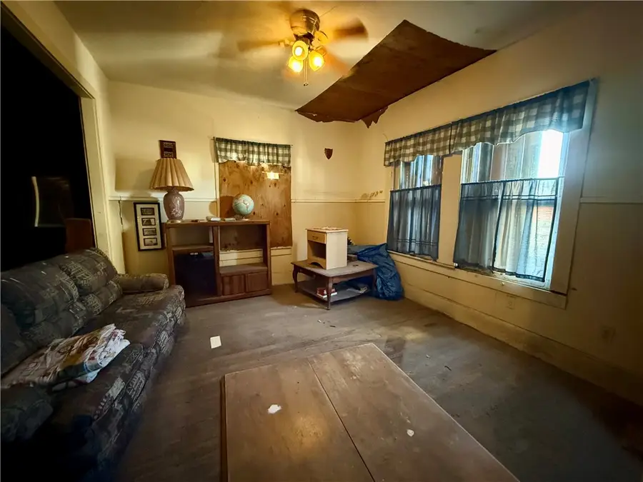 719 W Kleberg Avenue, Kingsville, TX 78363 - #3