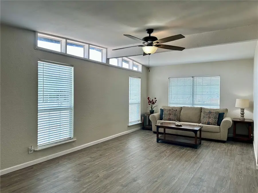 723 Santa Barbara Drive, Kingsville, TX 78363 - #2