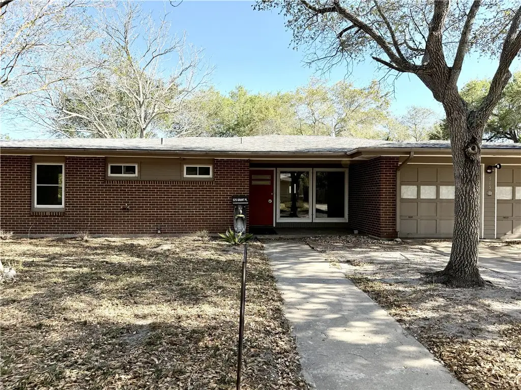 525 Grant Place, Corpus Christi, TX 78411 - #1
