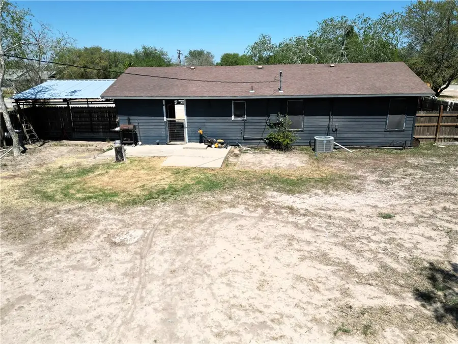 401 Parklane Street, Freer, TX 78357 - #3