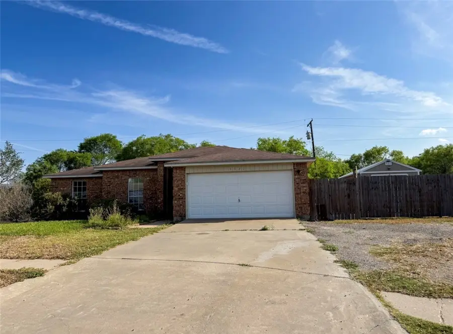 3927 Boyd Avenue, Kingsville, TX 78363 - #2