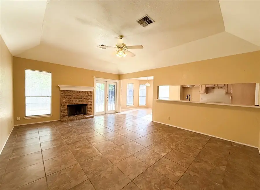 3927 Boyd Avenue, Kingsville, TX 78363 - #3