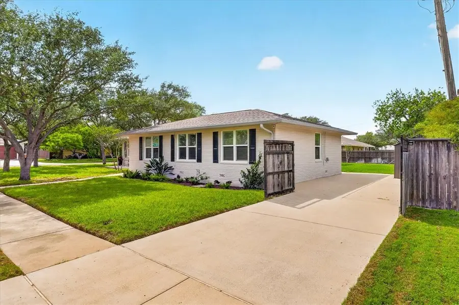 129 Rainbow Lane, Corpus Christi, TX 78411 - #2