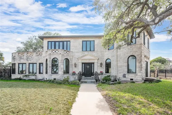 2717 Ocean Drive, Corpus Christi, TX 78404