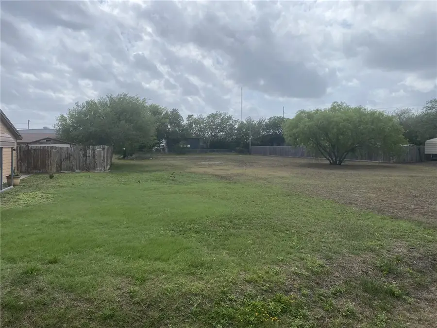 000 Herschap Street, Orange Grove, TX 78372 - #2