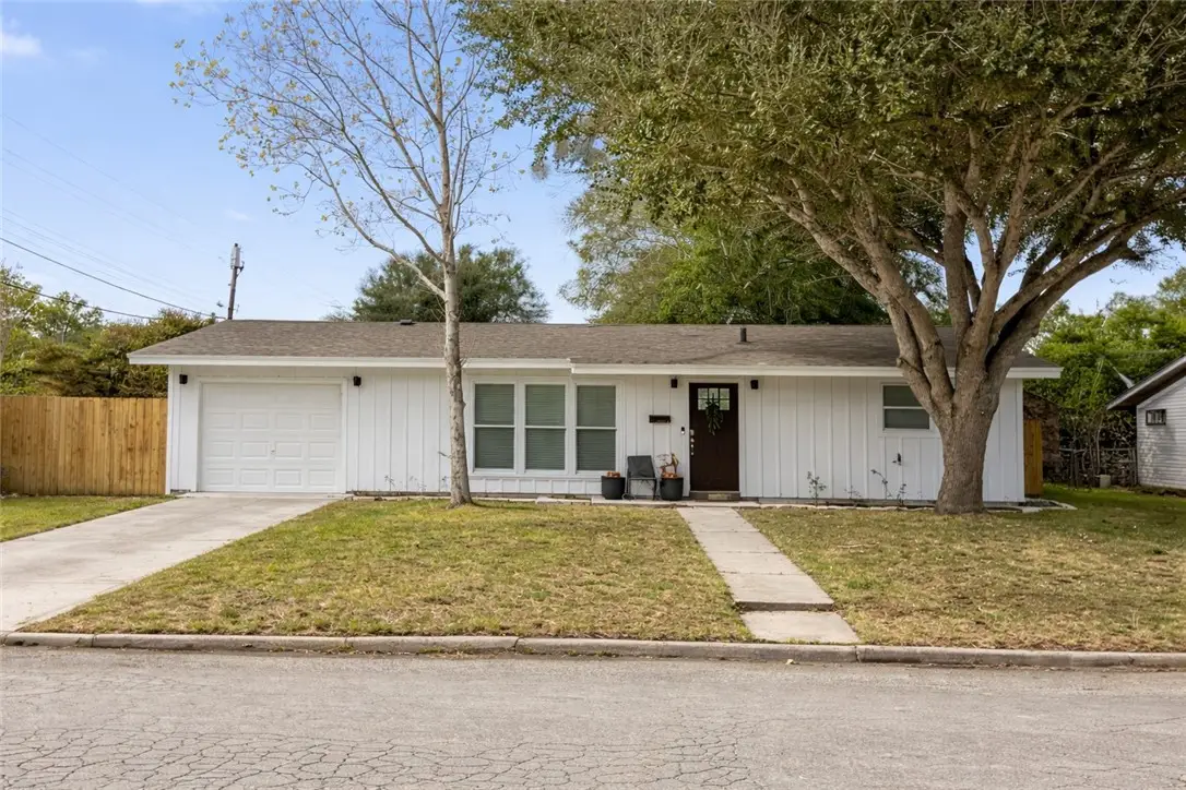 1501 S Tyler, Beeville, TX 78102 - #1