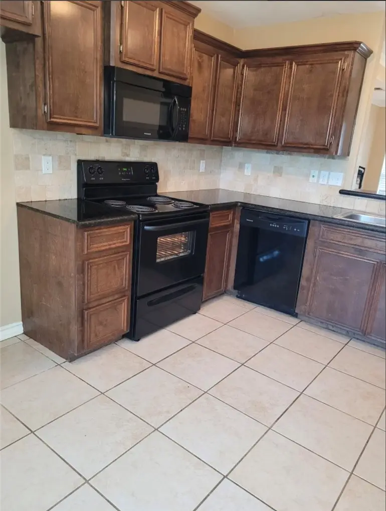 3318 Shallow Creek Drive, Corpus Christi, TX 78410 - #2