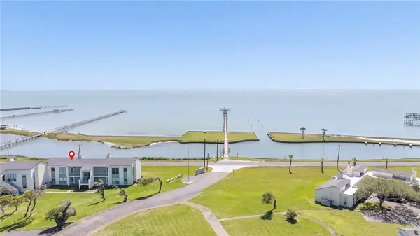 2003 N Fulton Beach Road #77, Rockport, TX 78382