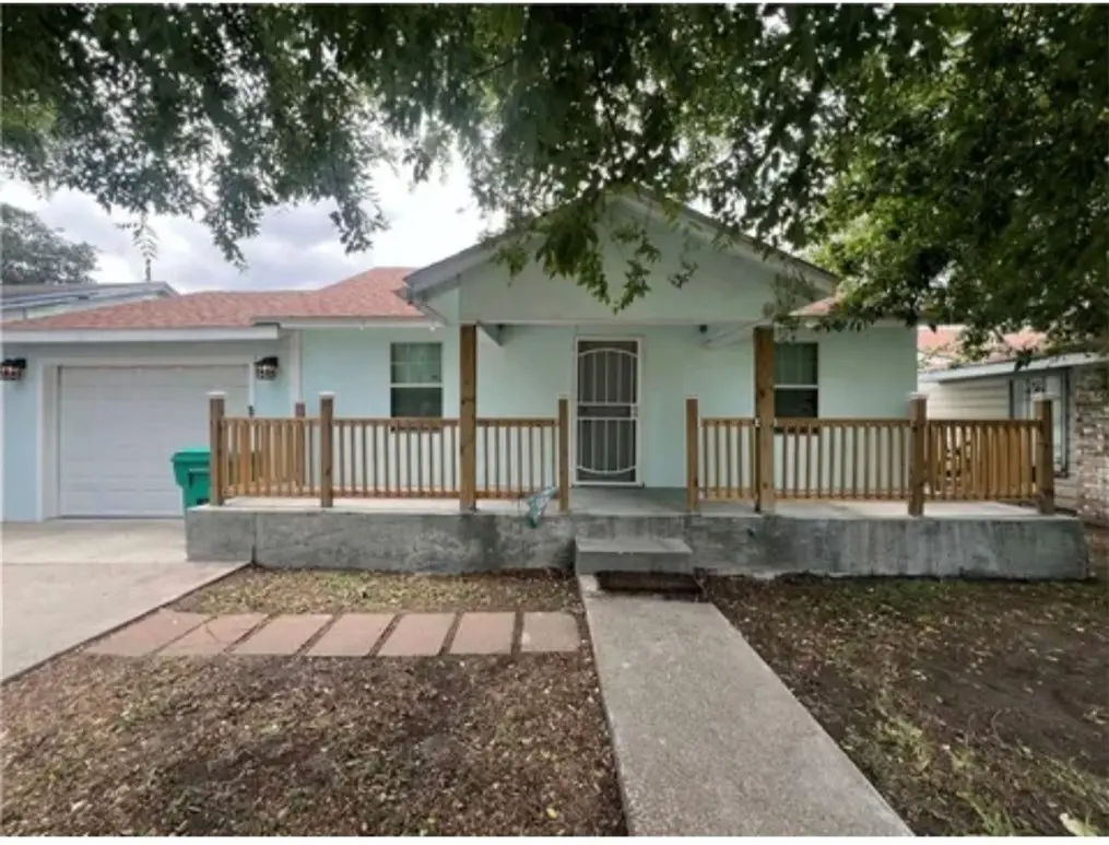 230 N Houston Street, Aransas Pass, TX 78336 - #1