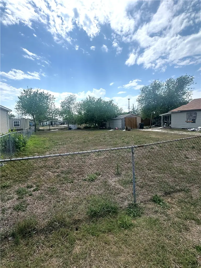 135 Allende Street, Taft, TX 78390 - #2