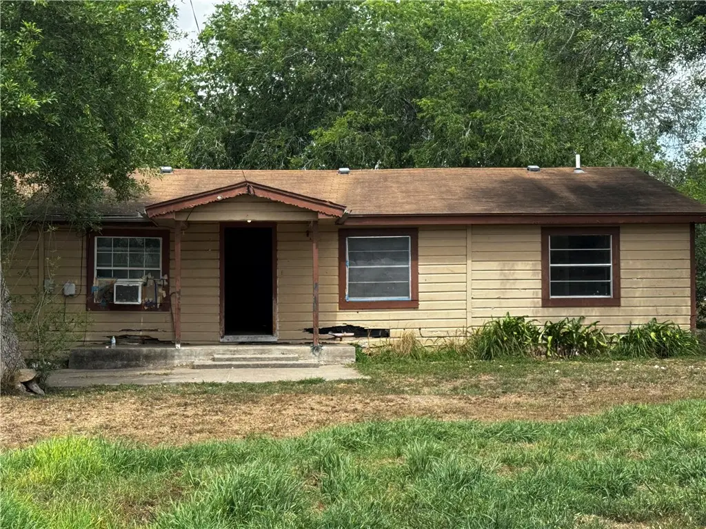 2899 Third Road, Beeville, TX 78102 - #1