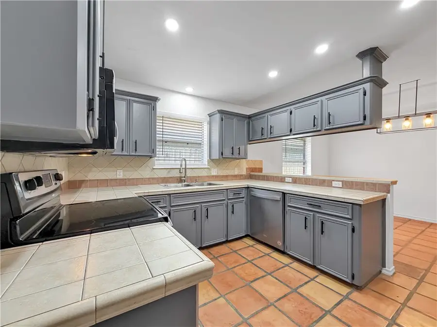 4214 Valley Circle, Corpus Christi, TX 78413 - #2