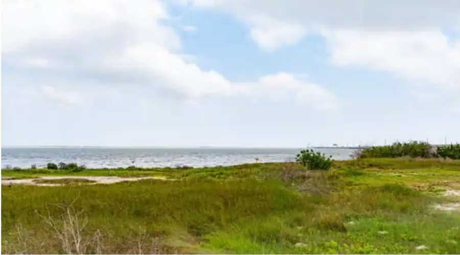 254 E Lakeside Drive, Corpus Christi, TX 78418 - #3